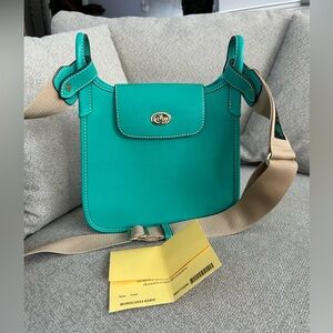 Dooney & Bourke Penrose Messenger 25